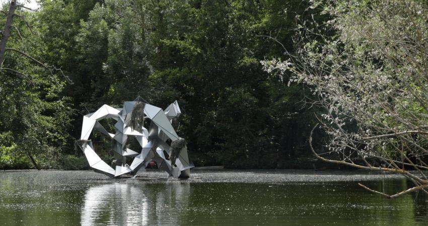 Création artistique à découvrir à pied ou en barque